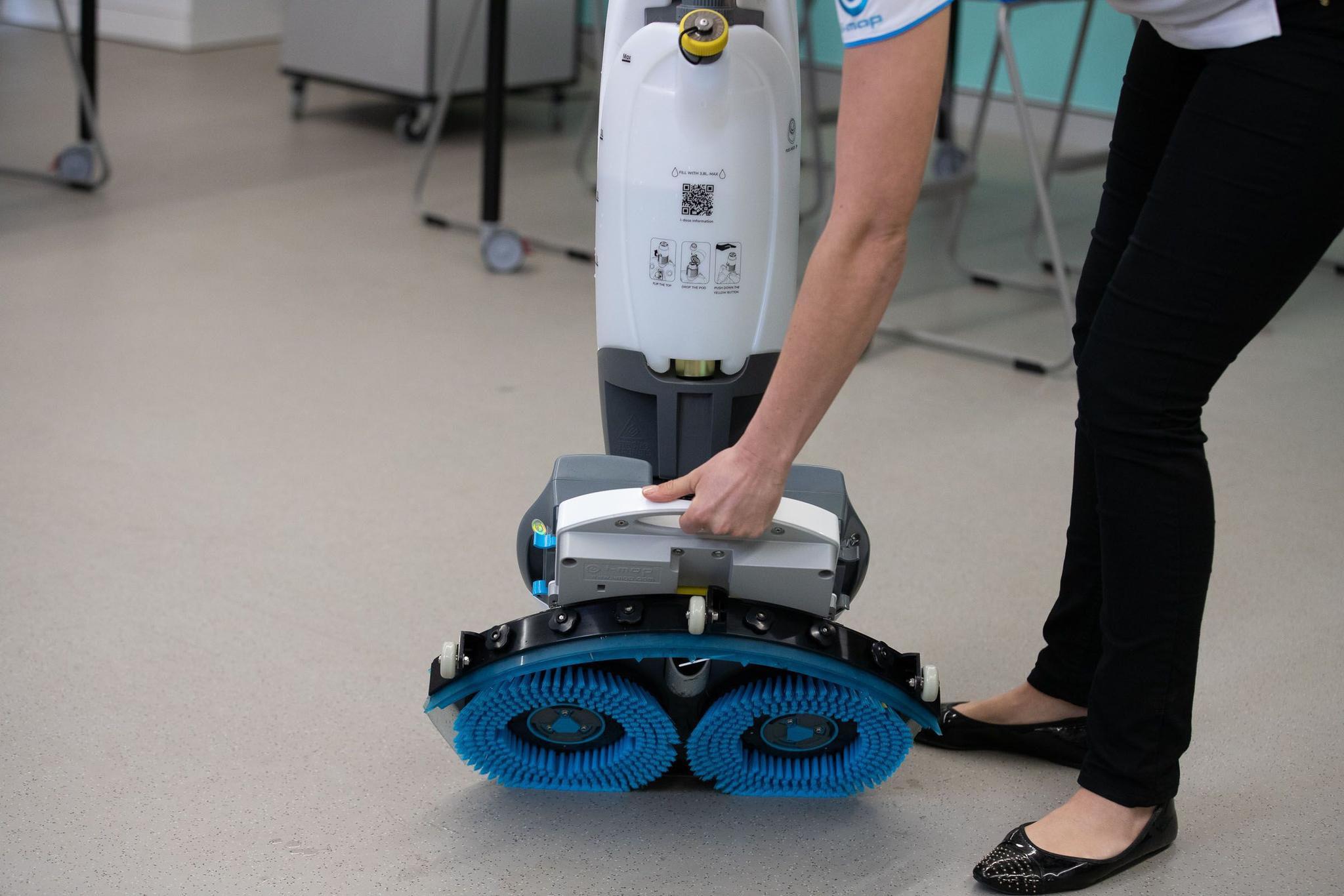 Battery Powered Floor Scrubber, Cordless Cleaner