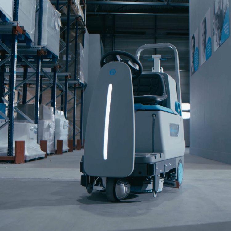 i-drive ride-on floor scrubber